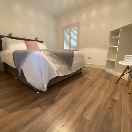 Apt 4 - Silver Spruce Apartment