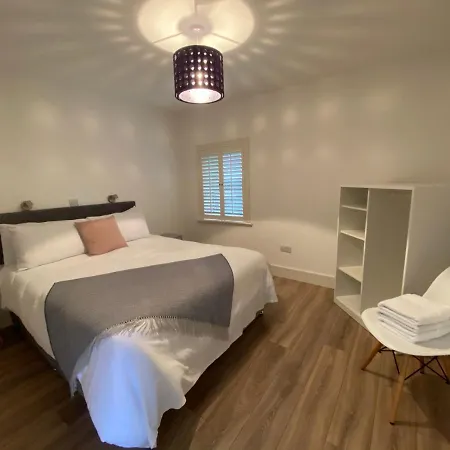 Apt 4 - Silver Spruce *
