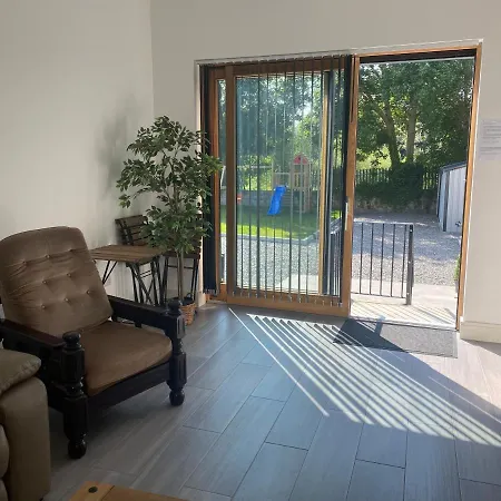 Apt 4 - Silver Spruce