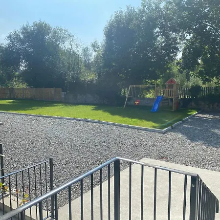 Apt 4 - Silver Spruce Apartment