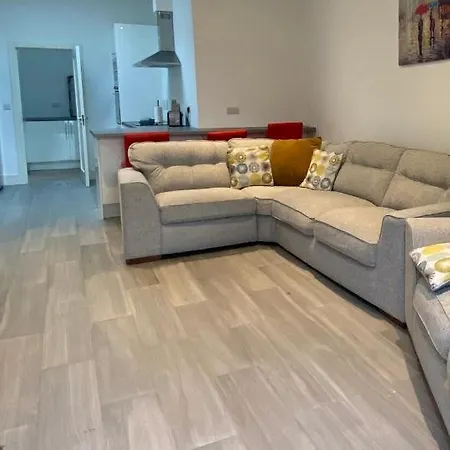 Apartment Apt 4 - Silver Spruce *
