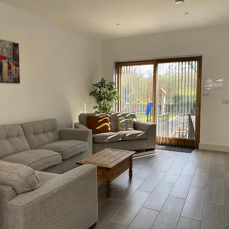 Apt 4 - Silver Spruce