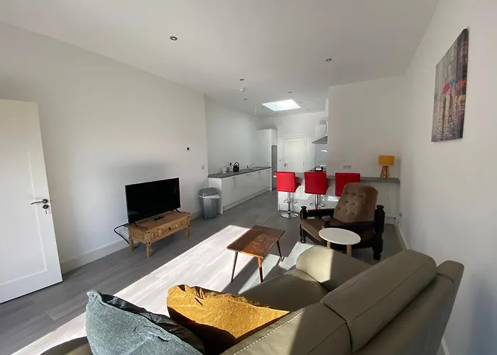 Apt 4 - Silver Spruce *