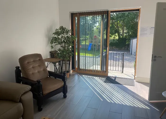 Apt 4 - Silver Spruce