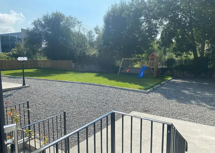 Apt 4 - Silver Spruce Apartment