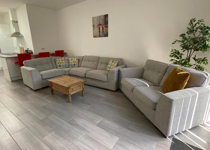 Apartment Apt 4 - Silver Spruce *